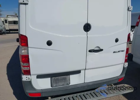 2016 Mercedes-Benz Sprinter 2500 High Roof из США, поврежденный, VIN WD3PE8DD6GP245621